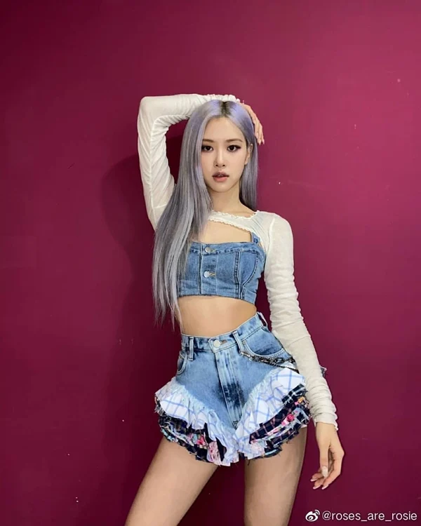 Ngắm nghía 5 lần thay đổi màu tóc huyền thoại của cô nàng Rosé (BlackPink)