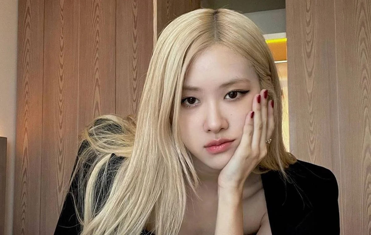 Rosé (Blackpink) và những lần vướng tin hẹn hò dở khóc dở cười