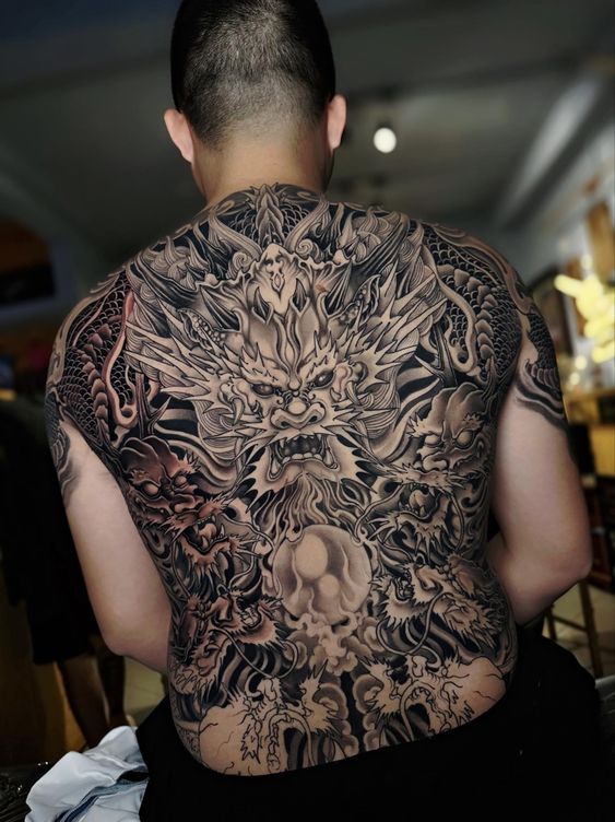 200+ hình xăm đầu rồng bích lưng, kín bụng cực chất - Genztattoo