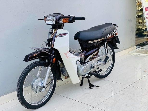 Honda Dream Việt biển ngũ 9 độc nhất miền Bắc giá gần 400 triệu đồng