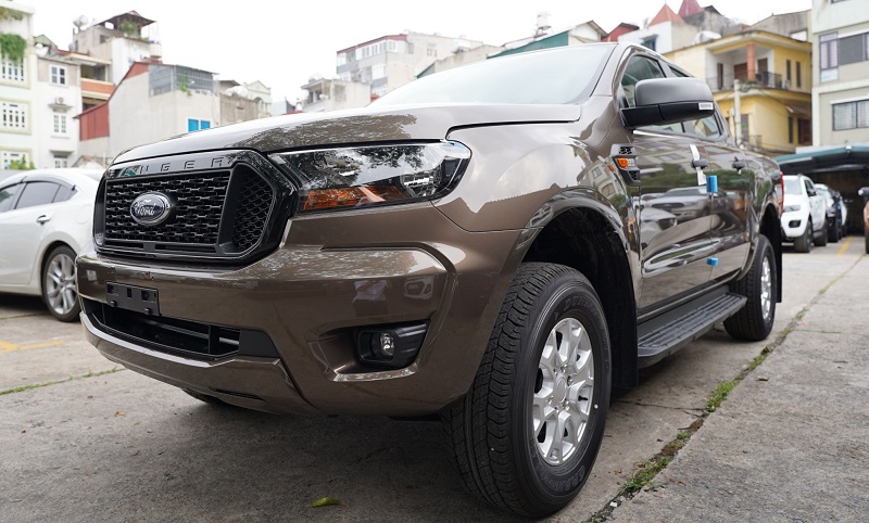 Ford Ranger XLS Màu Nâu Mới – Hình Ảnh Xe Thực Tế Xe