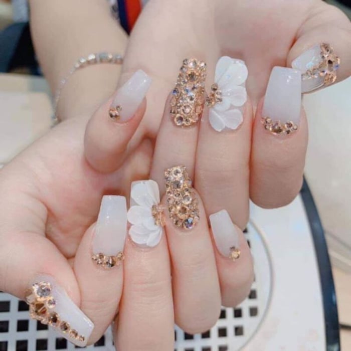 Top 20+ mẫu nail màu trắng gạo đẹp và tinh tế