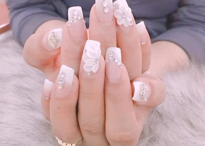 Top 20+ mẫu nail màu trắng gạo đẹp và tinh tế