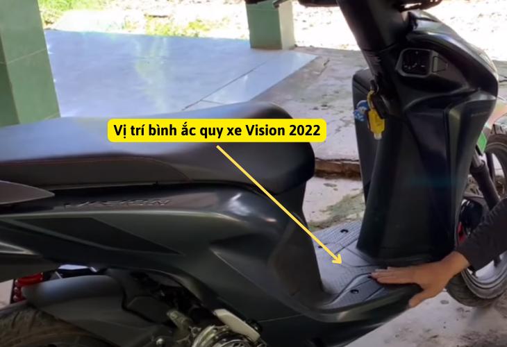 Góc giải đáp: Bình ắc quy xe Vision 2022 nằm ở đâu? Cách thay bình