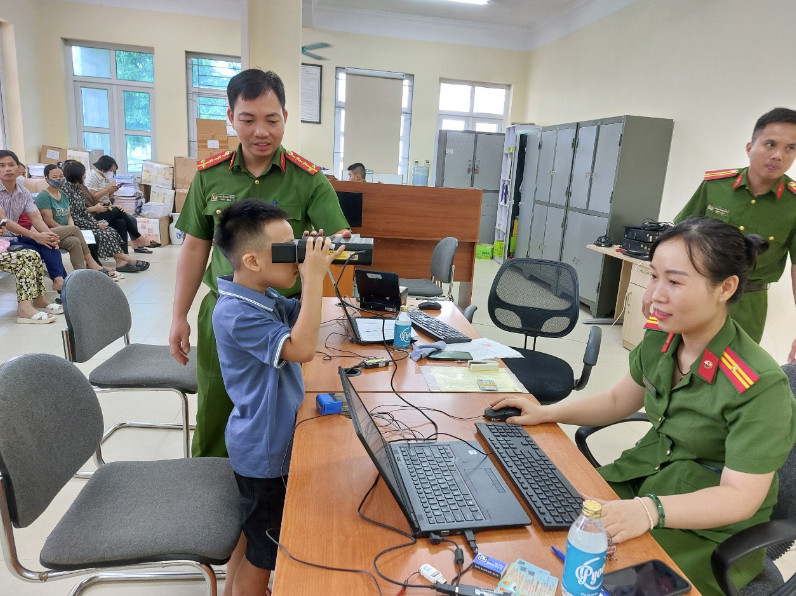 Có căn cước, trẻ em trên 6 tuổi có mở được tài khoản ngân hàng?