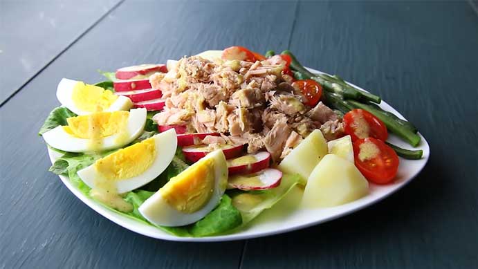 Giảm Cân Với Salad Cá Ngừ Đầy Đủ Dinh Dưỡng Cho Bữa Trưa